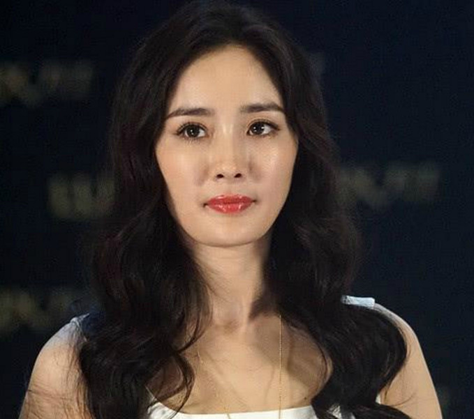 女星未P照片,杨幂变成大方脸,baby显老,最后这