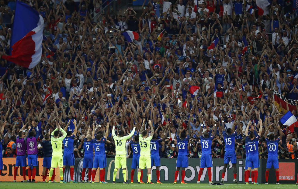 维京战吼火了!法国队模仿冰岛赛后庆祝