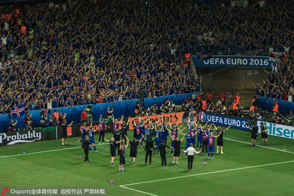 维京战吼火了!法国队模仿冰岛赛后庆祝_学生时