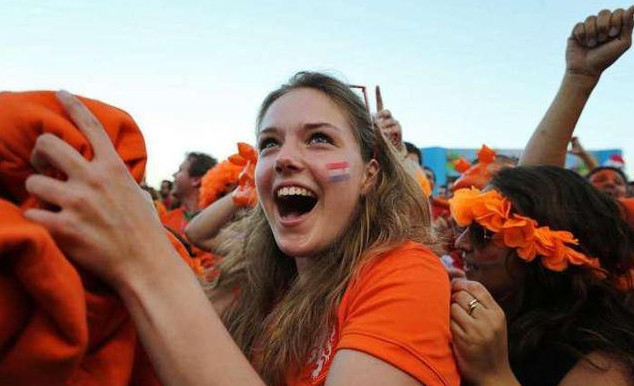 荷兰队没有进世界杯,看不到这么美丽的女球迷