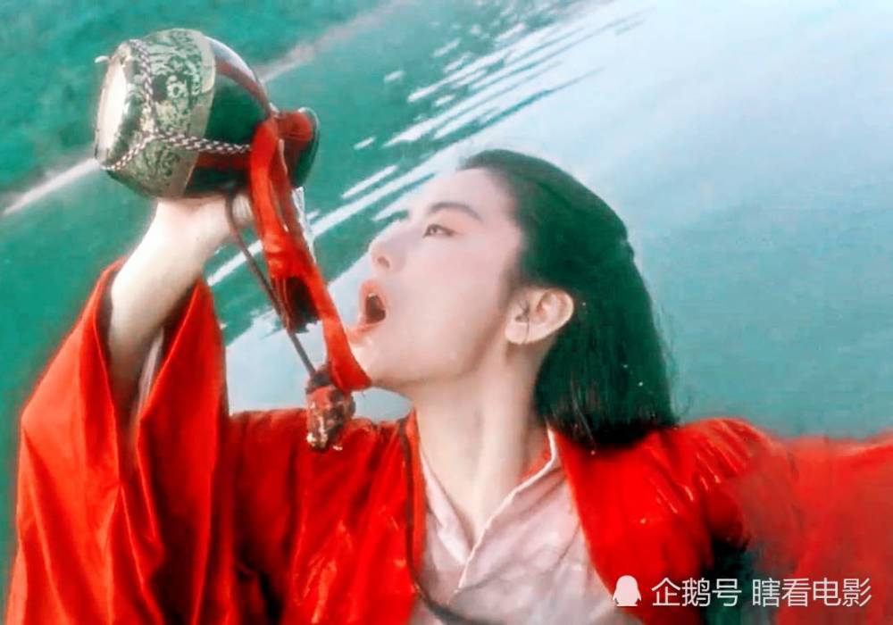 63岁林青霞“女儿”近照，完全是同一个人，美如天仙命却不同