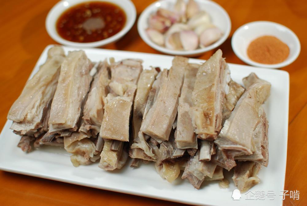 78元一斤的手抓羊肉肥得流油 吃得手指都要舔干净