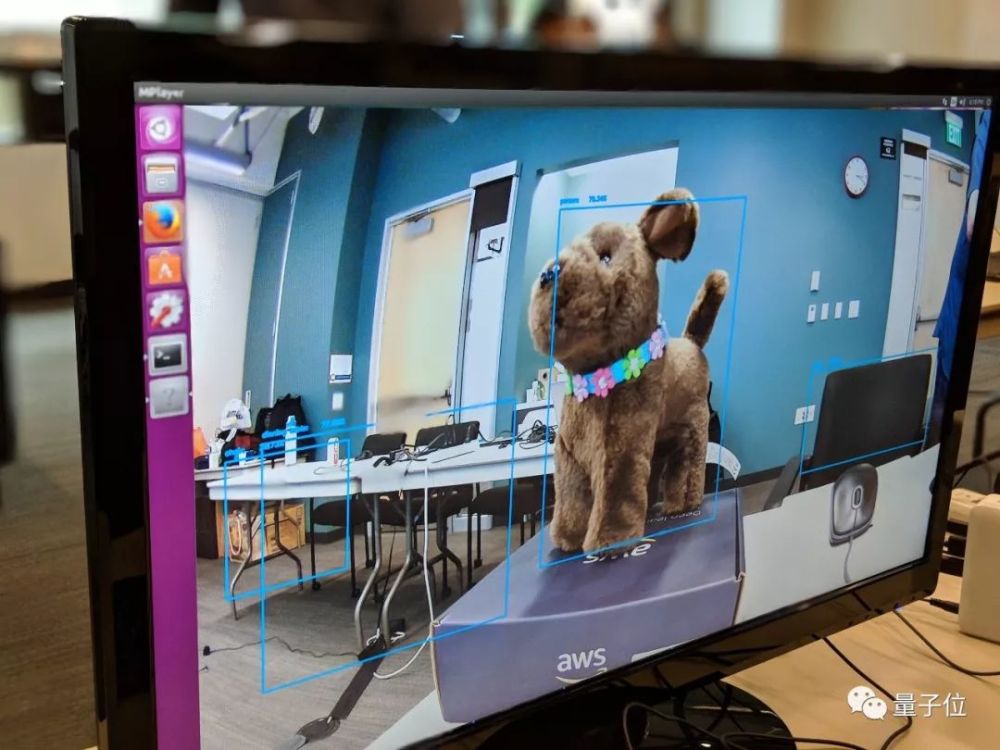 亚马逊AI相机1600元开卖,搭载深度学习模型,具