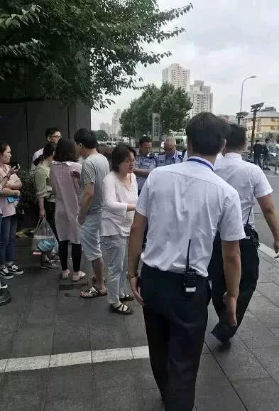 突发!上海资邦金服爆雷,唐小僧、摇旺理财跑路