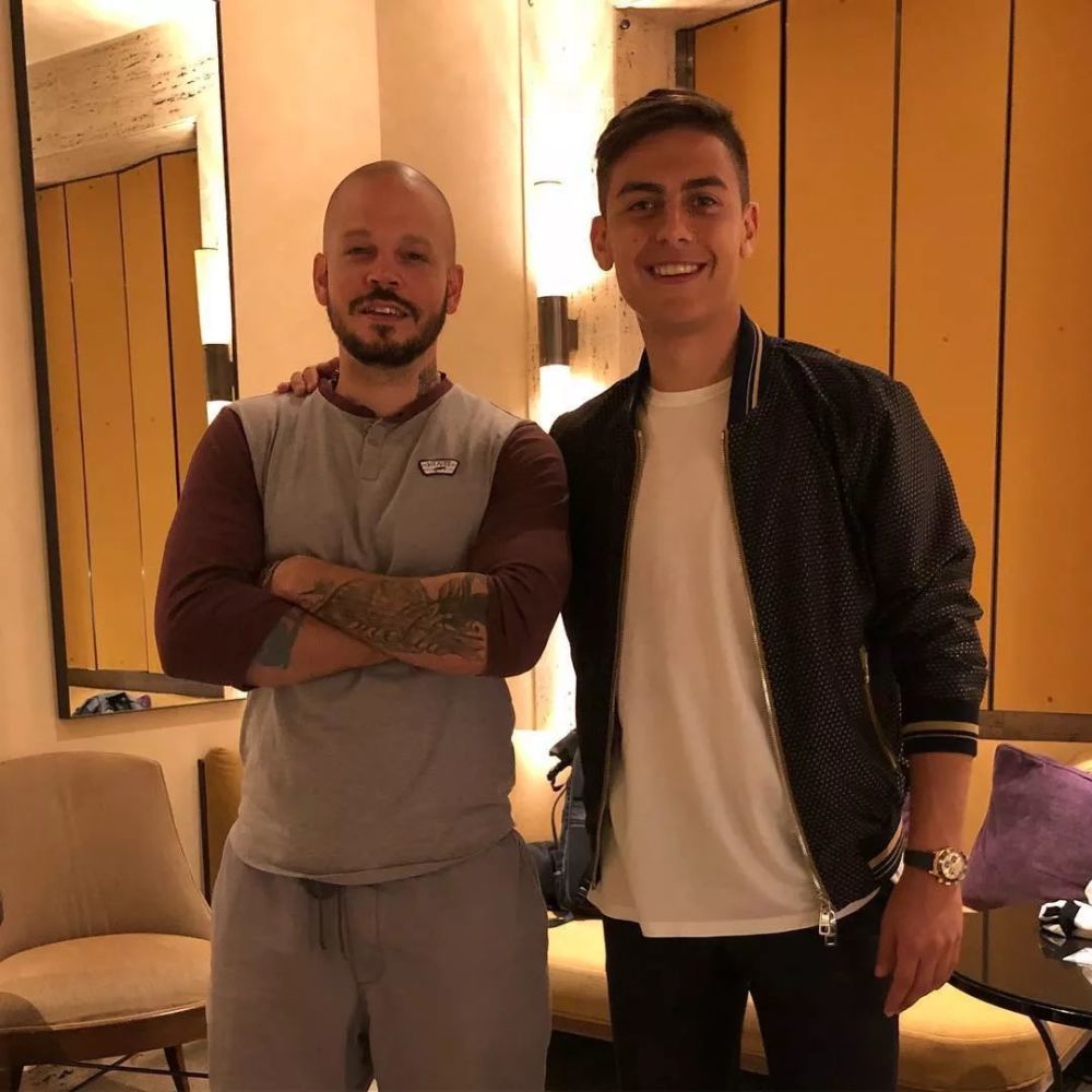 这就是女孩子们熬夜看世界杯的原因