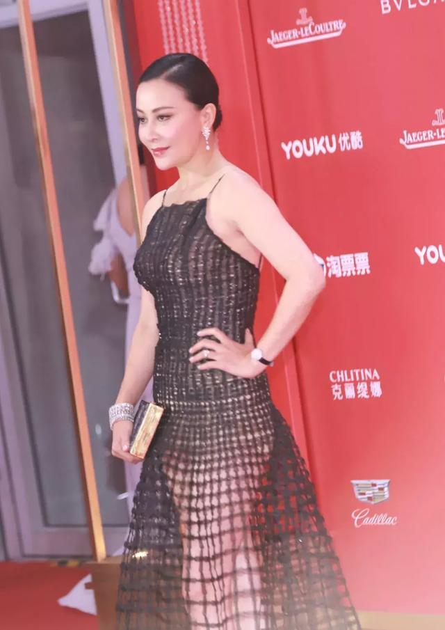 上海电影节昨晚开幕，最佳红毯着装你pick谁？