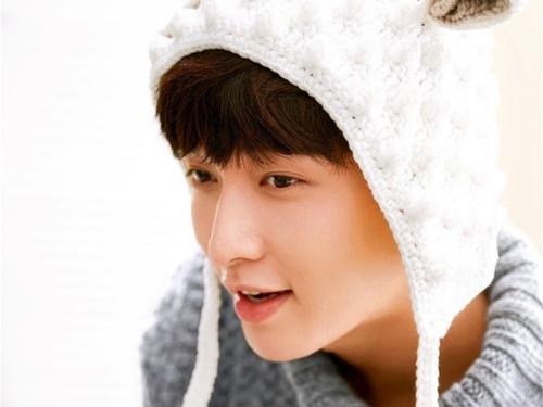 《极限挑战》:黄渤吃饭的一个小动作,张艺兴看