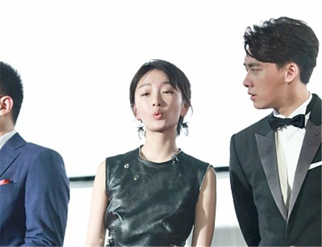 李易峰帅气出席《动物世界》见面会,周冬雨表