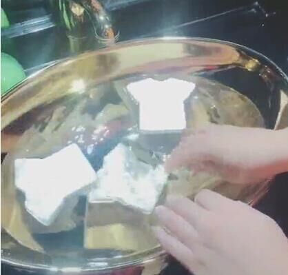 搞笑GIF趣图 还以为打篮球呢,原来是打人体保