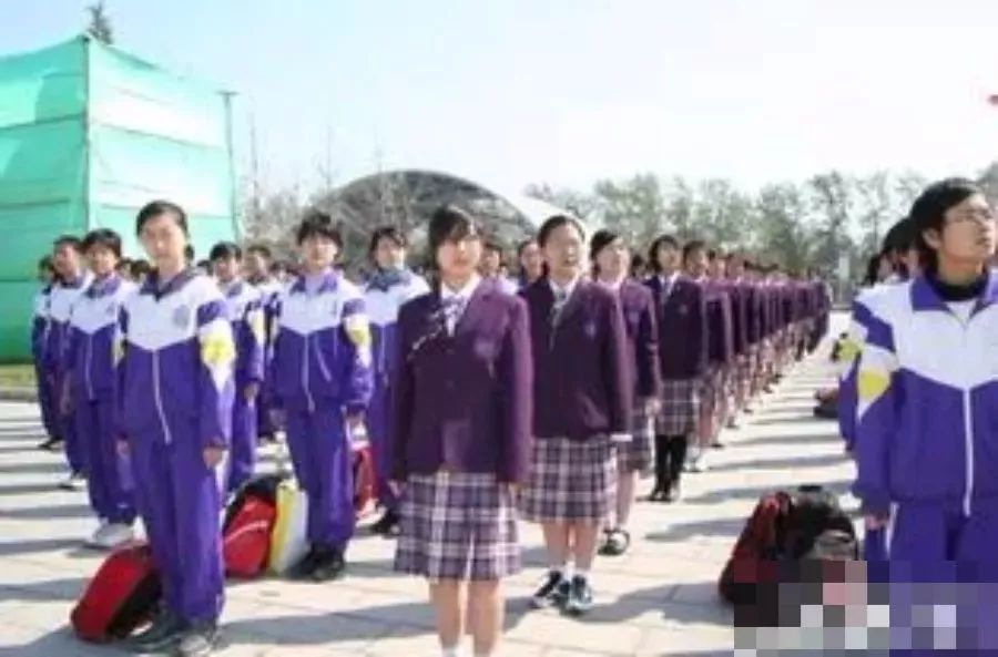 天津这35所中学的校服回忆,哪一件有您的影子?