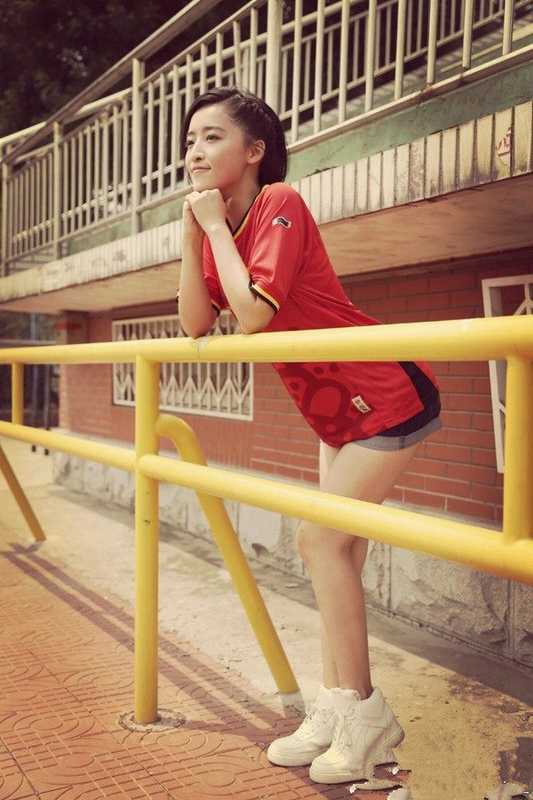 26岁惊艳2018世界杯的央视女主持居然还单身