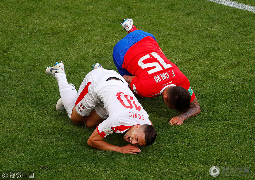 【每日趣图】皮皮爽!马塞洛吉祥物 内马尔前滚