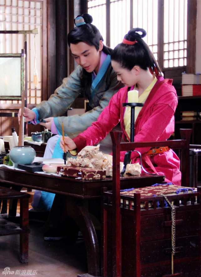 刘诗诗21个古装红衣造型,龙葵若曦谈允贤,哪个