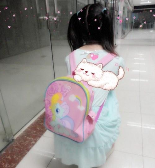 企鹅娘吐槽：水手服和女仆装哪个更萌呢？