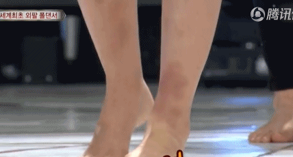 韩国世界杯女主播不仅是长得甜 为练钢管舞她满腿是伤