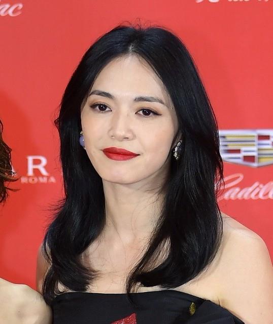 马苏、小宋佳等女明星出席第21届上海国际电