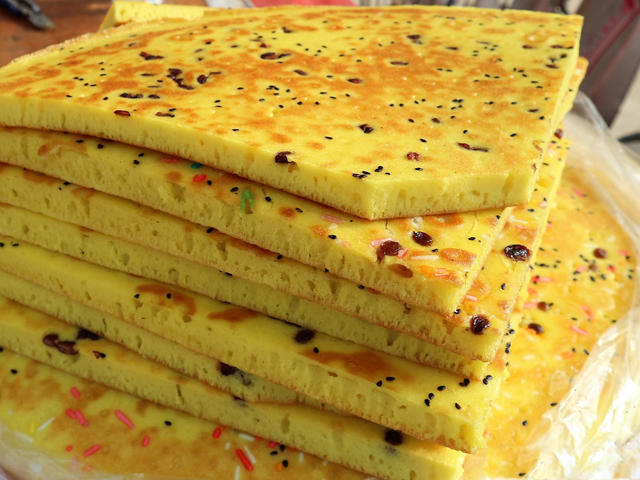 农村男子辞掉月薪上万工作,在老家街边卖烤饼