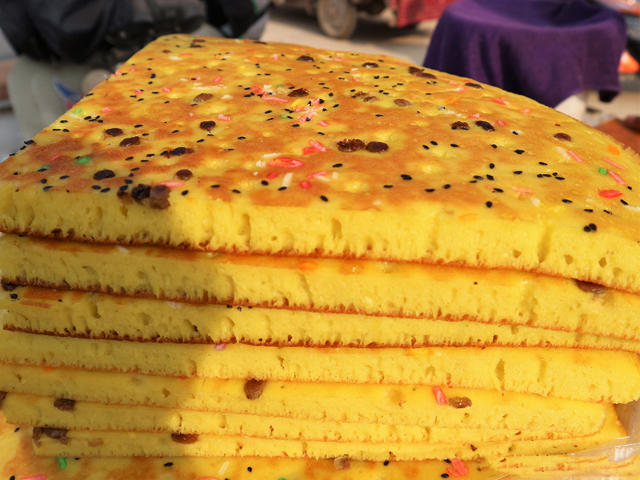 农村男子辞掉月薪上万工作,在老家街边卖烤饼