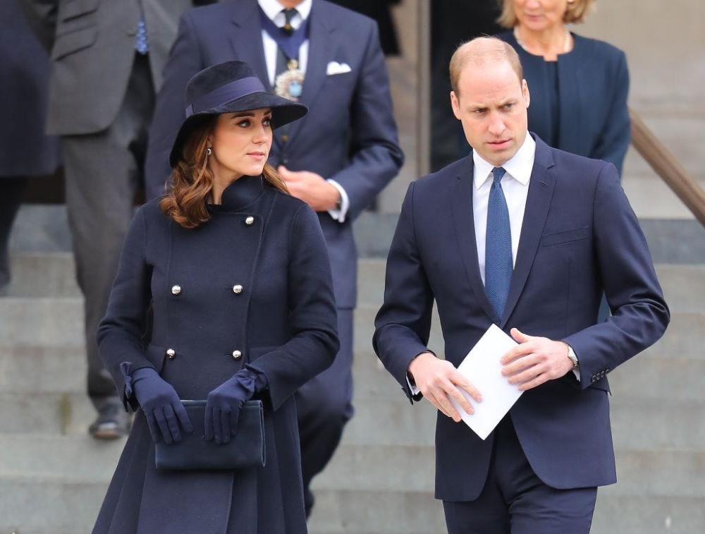 娱乐凯特王妃走路都不忘深情望威廉王子 网友:胖了更有夫妻相