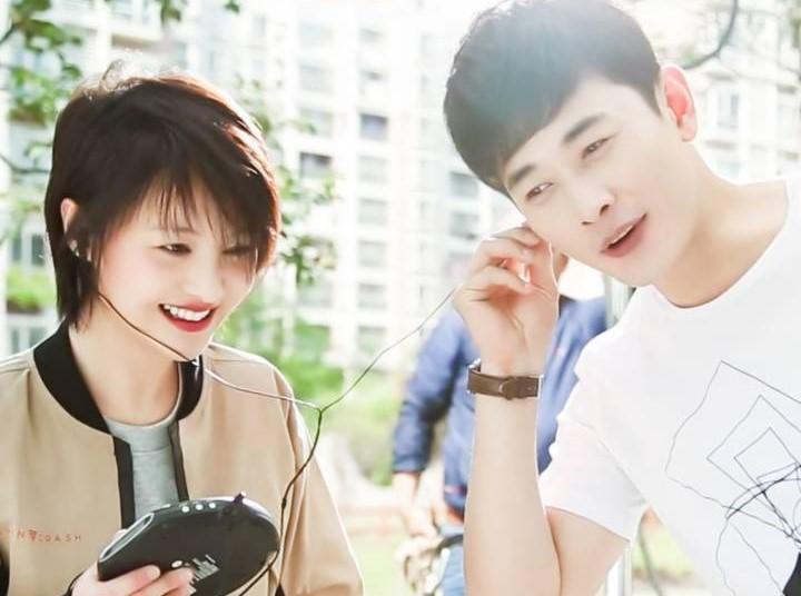 《为了你我愿意热爱整个世界》首播 郑爽演技