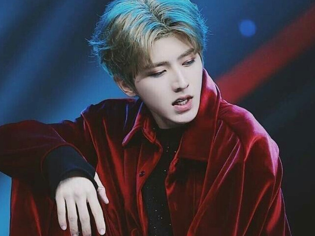 蔡徐坤本人最钟爱的5张照片,图二让人心动,图