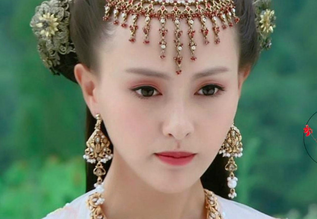 娱乐圈气质女神唐嫣古装照,你觉得哪一个更好