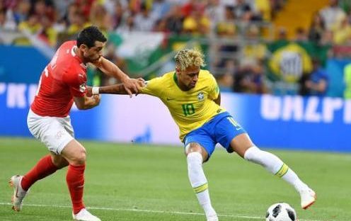 哥伦比亚3分钟吃红牌负日本 裁判从严早有预示