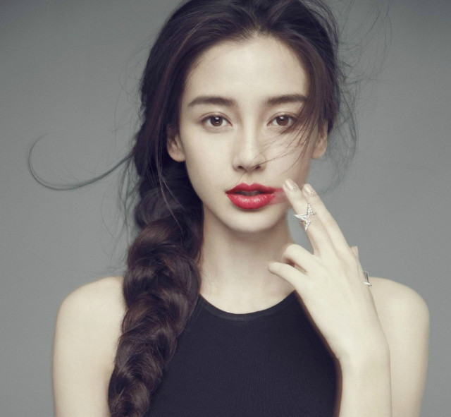 明星给自己颜值打分,热巴3分,鹿晗6,5分,唯独她