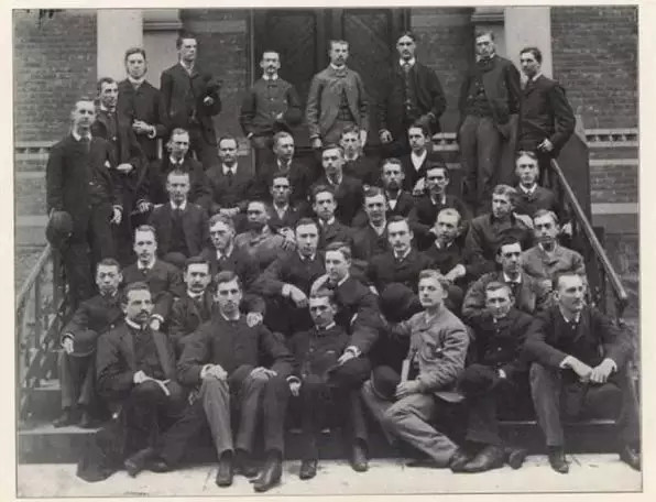 《幼童》:这些慈禧时期的公费留学生,100年