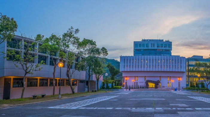 重磅!这所香港大学高考生都可填报,优秀生免学