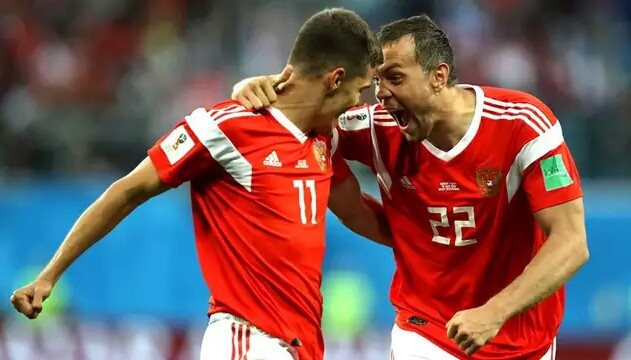 不是沙特队实力太弱,而是俄罗斯队状态实在太