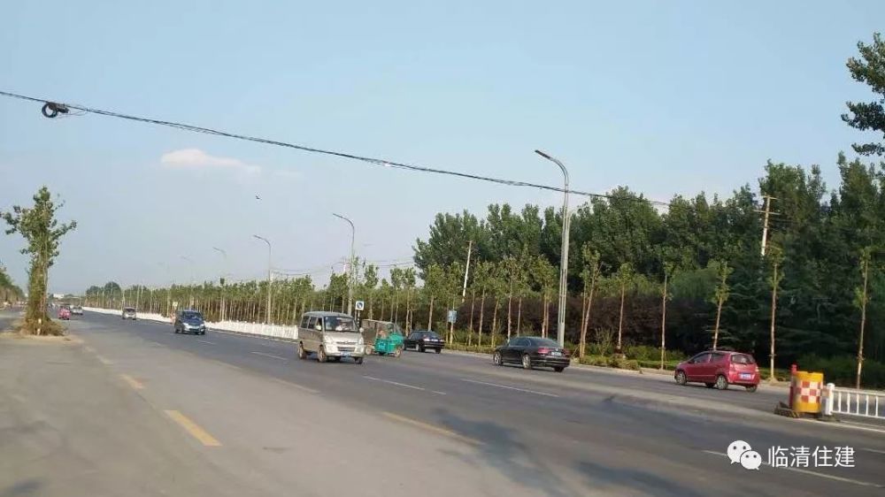 临清:南环路,新华路至东环路,安装了新路灯!