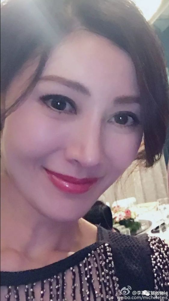 "恃靓行凶"的李嘉欣,48岁,豪门阔太10年过得怎么样?