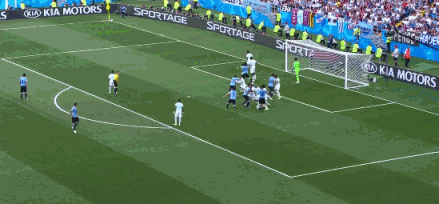 乌拉圭1-0沙特携手俄罗斯出线 苏神百场破门
