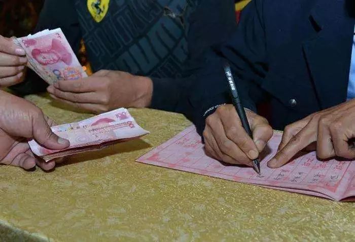 农村红白喜事,随份子随了100元,是多是少?