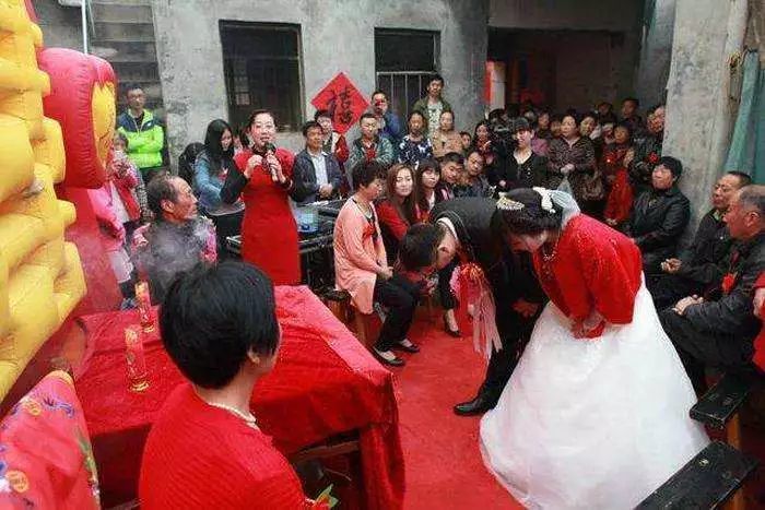 农村红白喜事,随份子随了100元,是多是少?