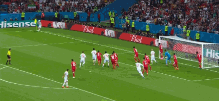 GIF-西班牙连续施压伊朗球门 角球机会险破门