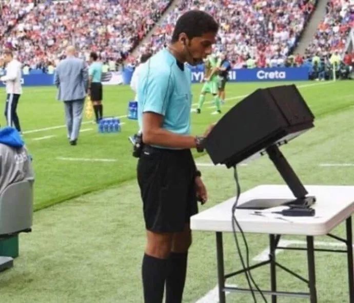 3场1比0,C罗,你一个人扛葡萄牙到底累不累