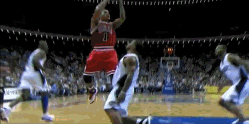 当年有霍华德镇守的篮下就是名副其实的禁飞区.