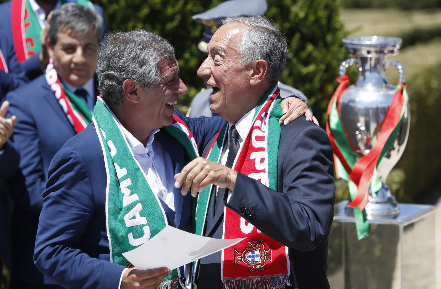 葡萄牙总统接见国家队 与C罗拥抱_学生时代网