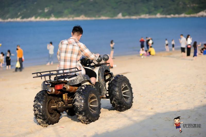 游玩建议: 1.沙滩车,水上活动,游泳都是适合亲子的游玩项目.