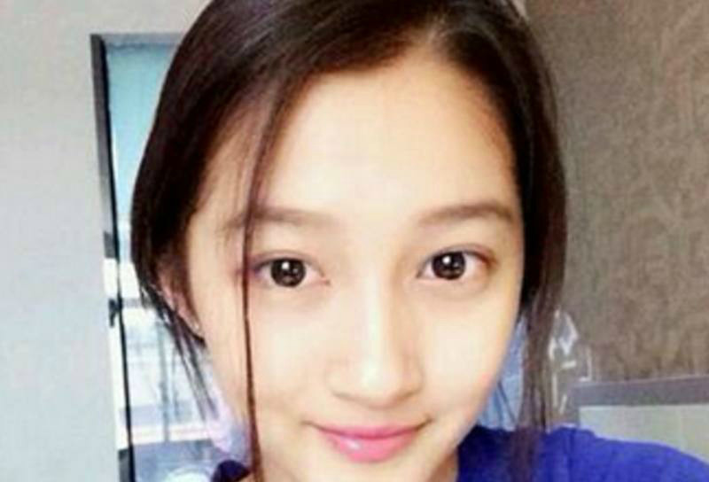 郑爽卸妆后打60分,关晓彤卸妆后打90分
