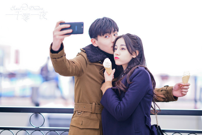 迪丽热巴和邓伦晒花式自拍,凌凌七和柏海的故