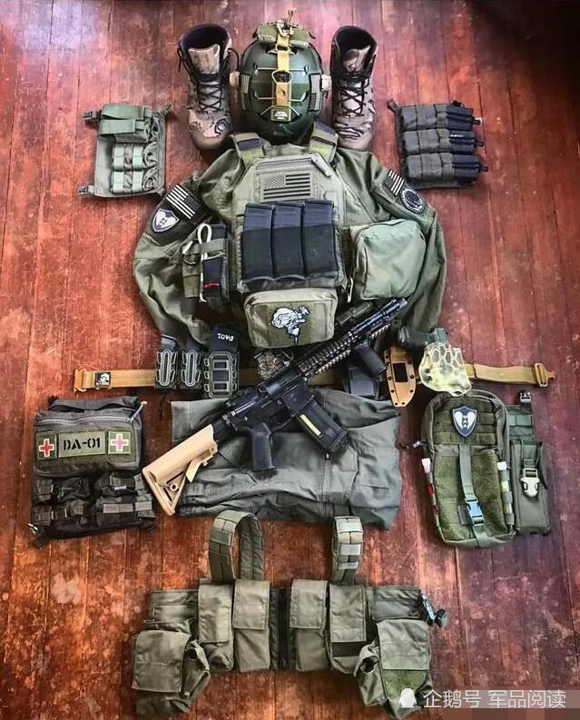 美国一套完整的单兵装备主要由军服,军靴,手套,步枪,防弹衣,信息化