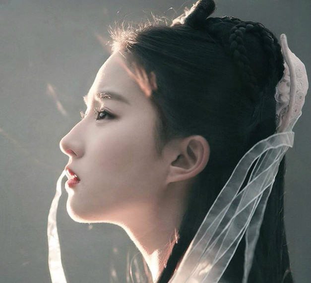 刘亦菲四张最美侧面照,图2是仙女本人,图4让人不忍挪开眼睛