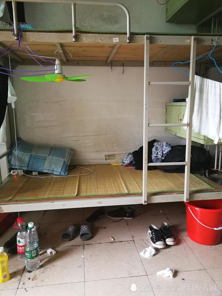 探访东莞玩具厂宿舍,脏乱差到处都是乱拉的电线,真佩服里面的人