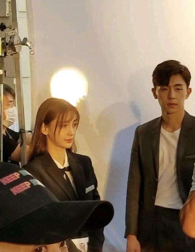 网友偶遇baby,搭档朱一龙和邓伦,网友:是少女本