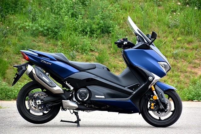 雅马哈tmax850,雅马哈tmax500 运动不减豪华加倍 试驾yamaha tmax dx
