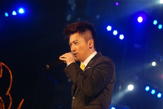 《中餐厅2》录制完成,苏有朋和赵薇动情合唱,