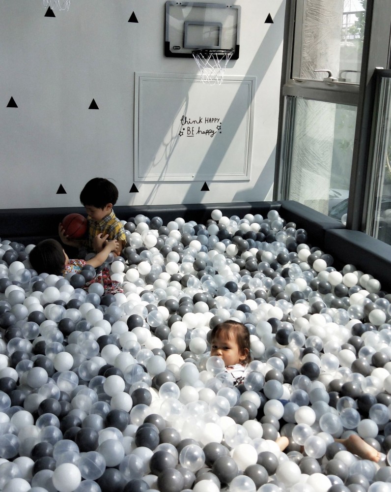 董璇自食其力开亲子乐园,杨幂爸爸现身力捧